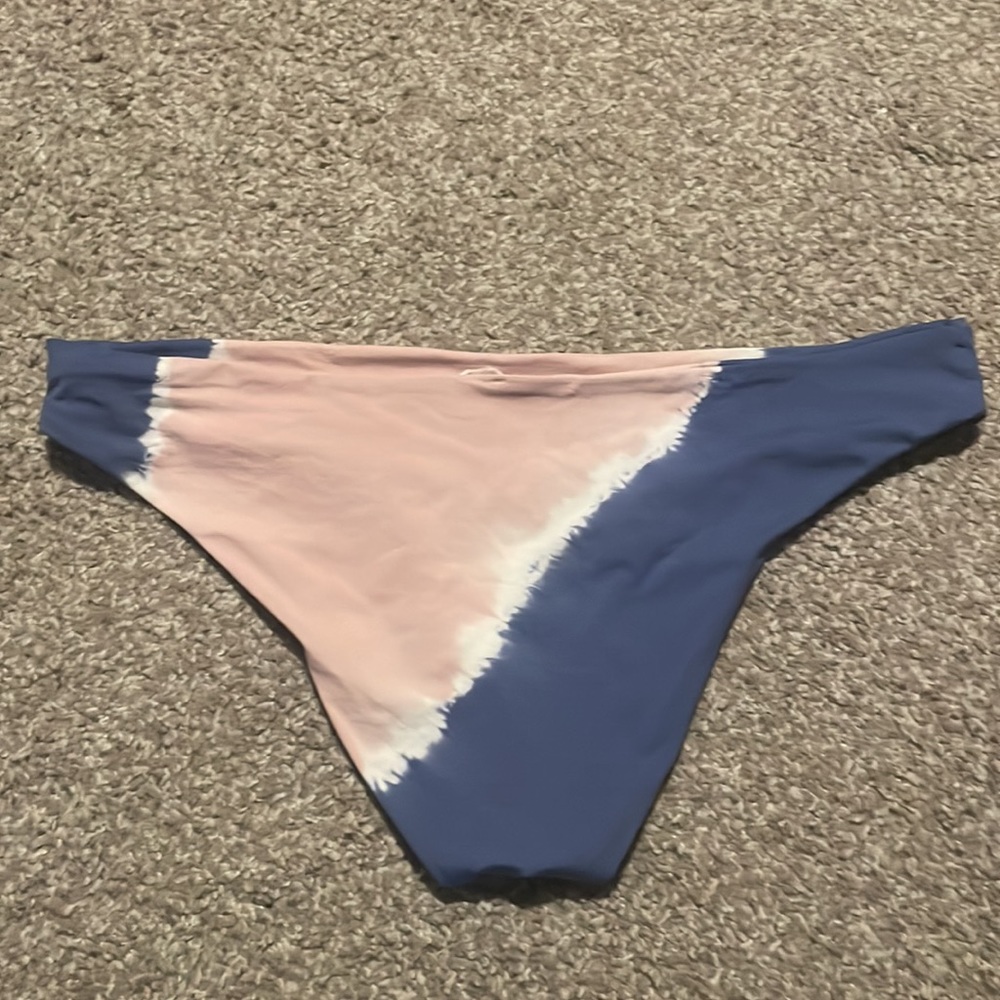 L*space sandy bottom Americana tie dye - Picture 6 of 7
